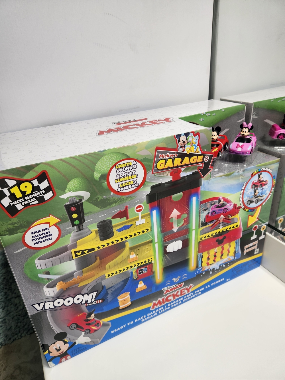 Disney Junior Mickey Mouse Ready to Race Garage Lights and Sounds - Picture 11 of 12